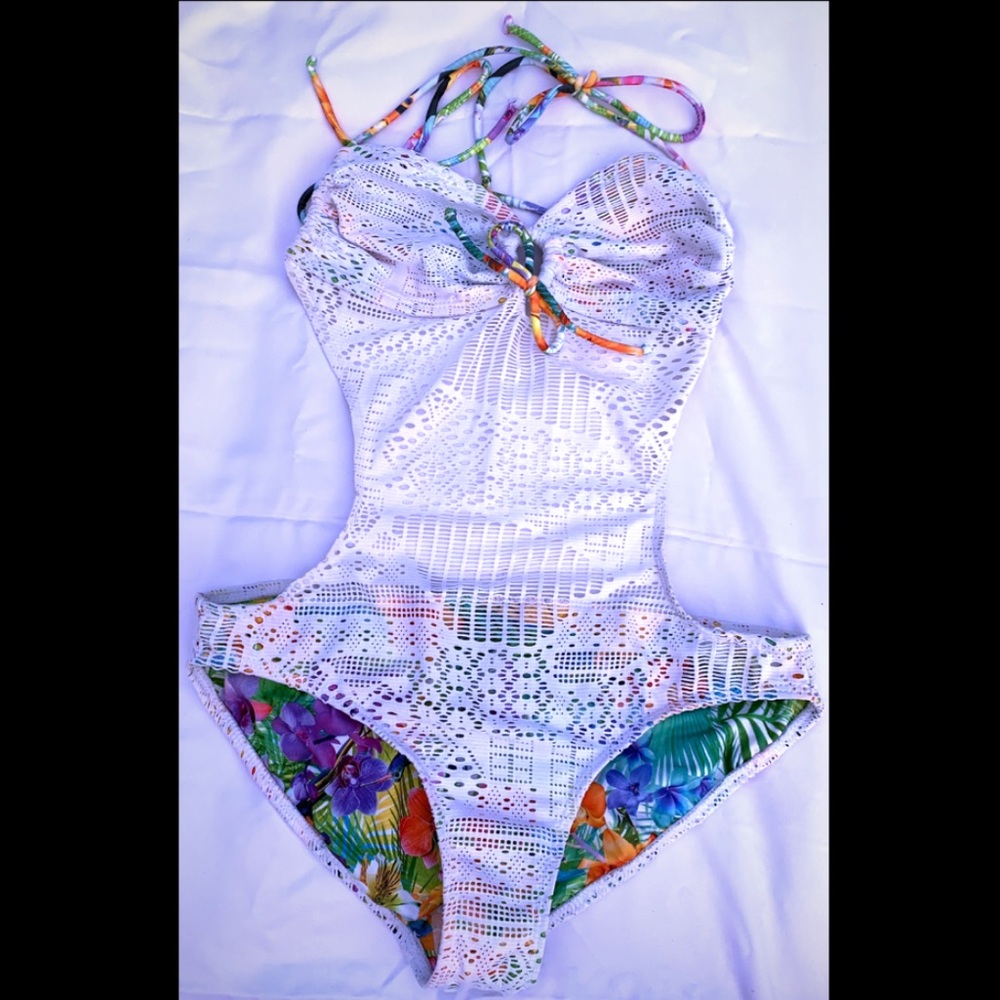 Reversible one piece Bathing suit